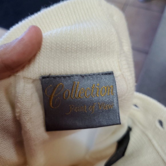 Collection point of view sweater - Picture 6 of 6